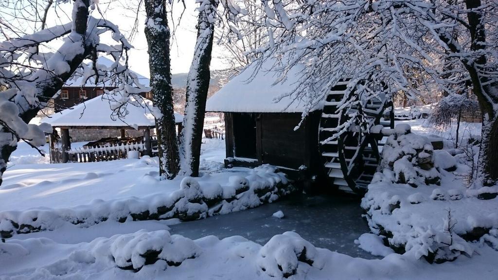 Farm Stay Cardaklije Кулен Вакуф Экстерьер фото
